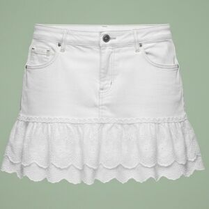Chic White Denim Skirt with Lace Detail